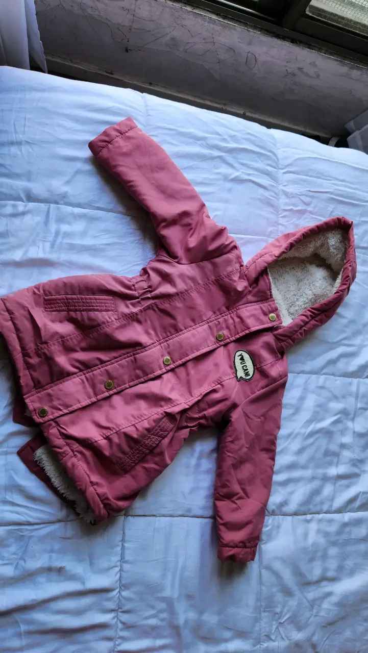 Parka rosada con capucha - miniatura 1