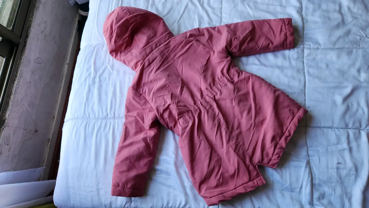 Parka rosada con capucha - miniatura 3