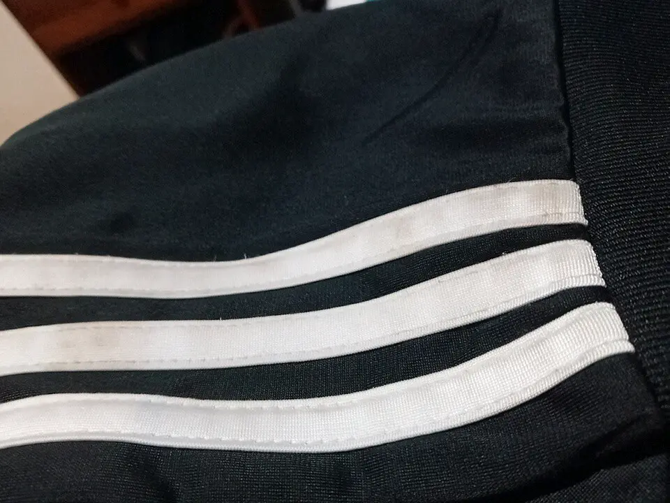 Chaqueta deportiva negra Adidas original(detalles) - miniatura 3