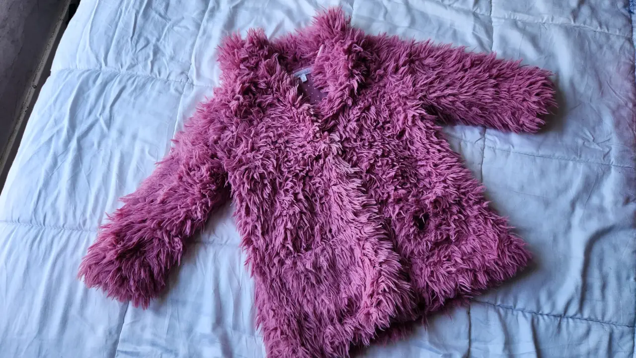 Abrigo de peluche rosado infantil. Limonada - miniatura 1
