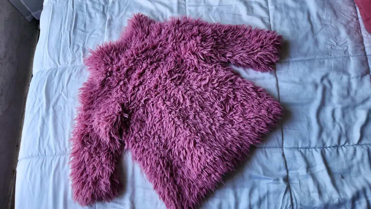 Abrigo de peluche rosado infantil. Limonada - miniatura 3