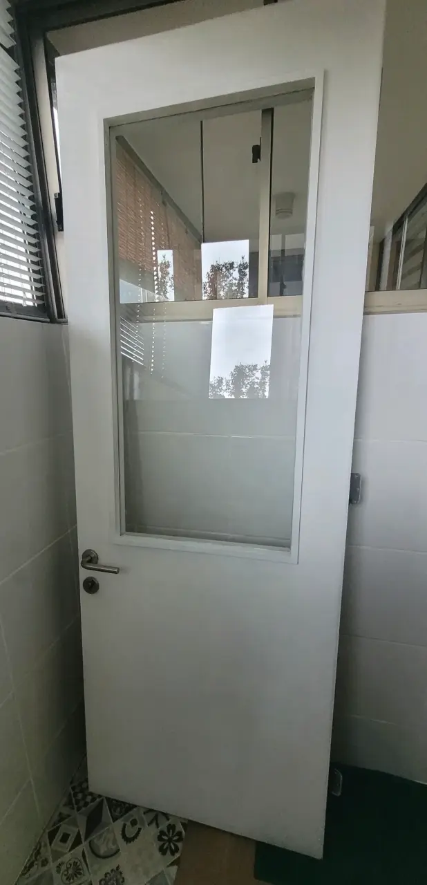 Puerta de madera blanca con vidrio - miniatura 2