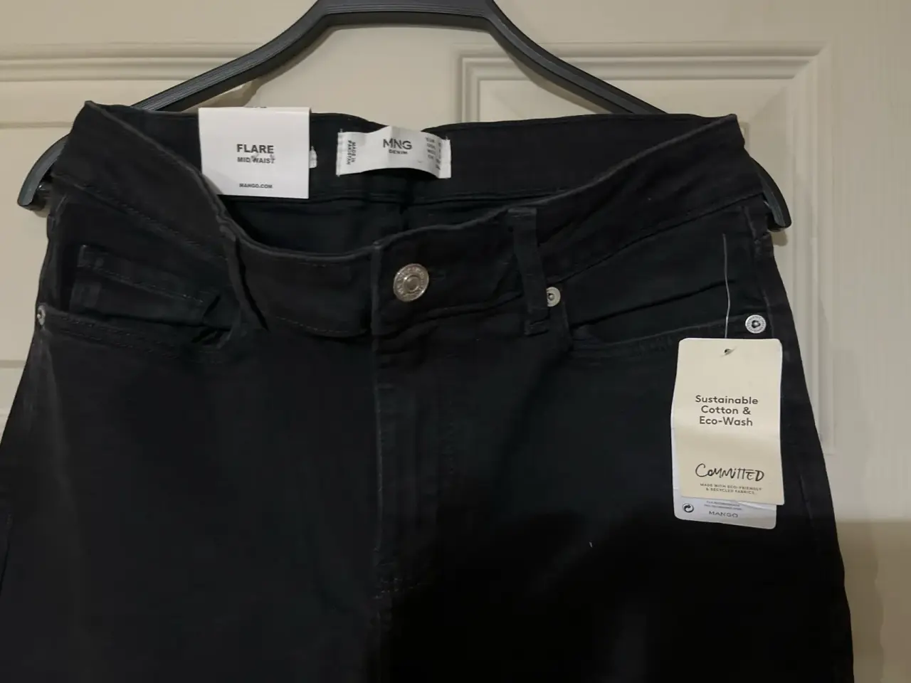 Jeans mango flare negros nuevos - miniatura 2