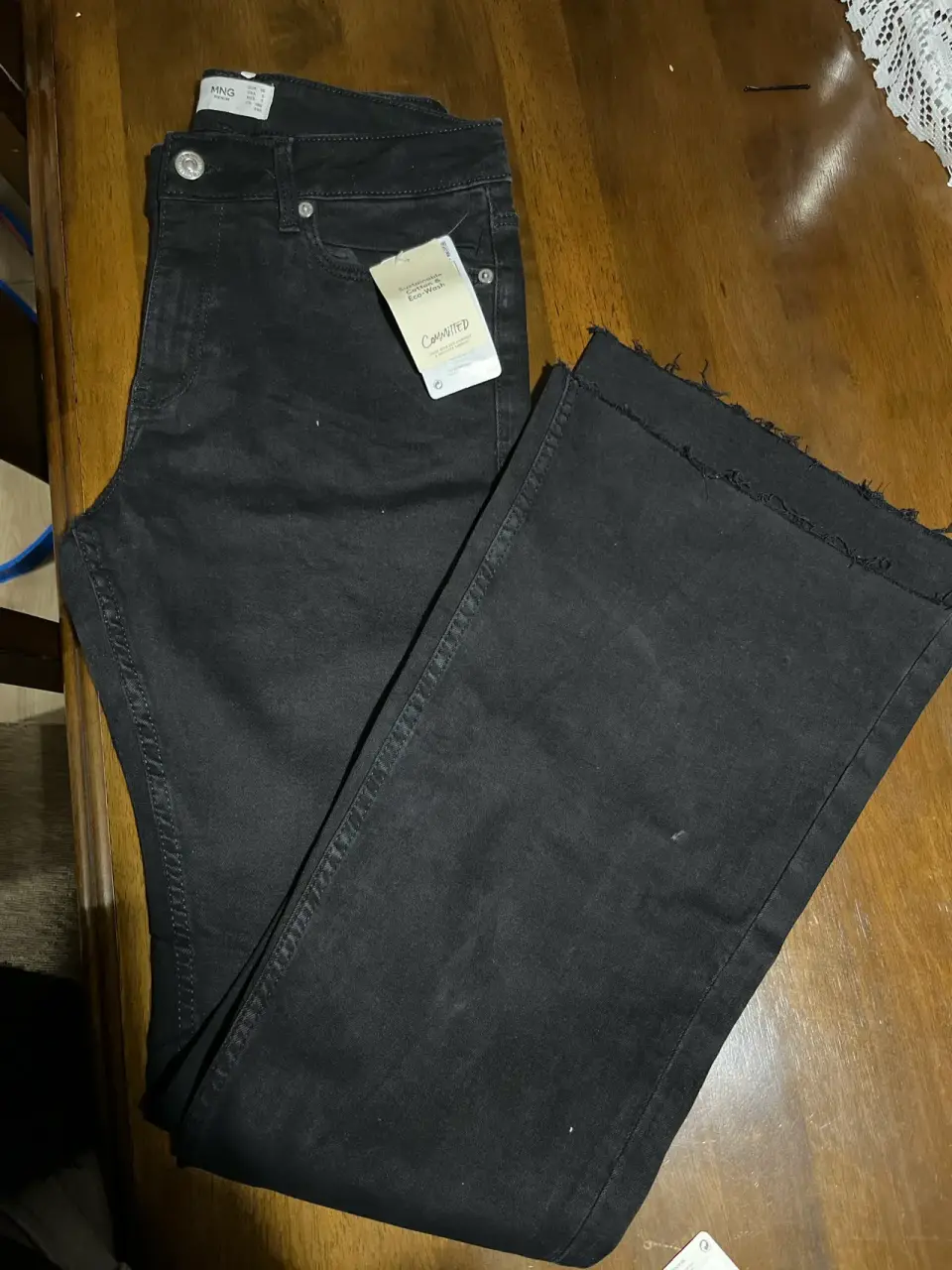 Jeans mango flare negros nuevos - miniatura 3
