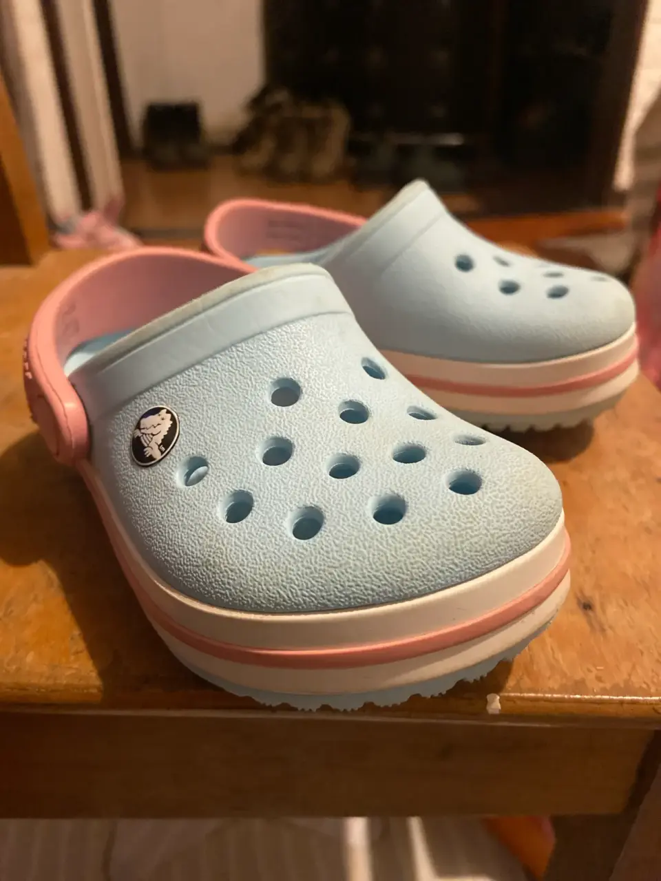 Zuecos Crocs azul y rosa - miniatura 1