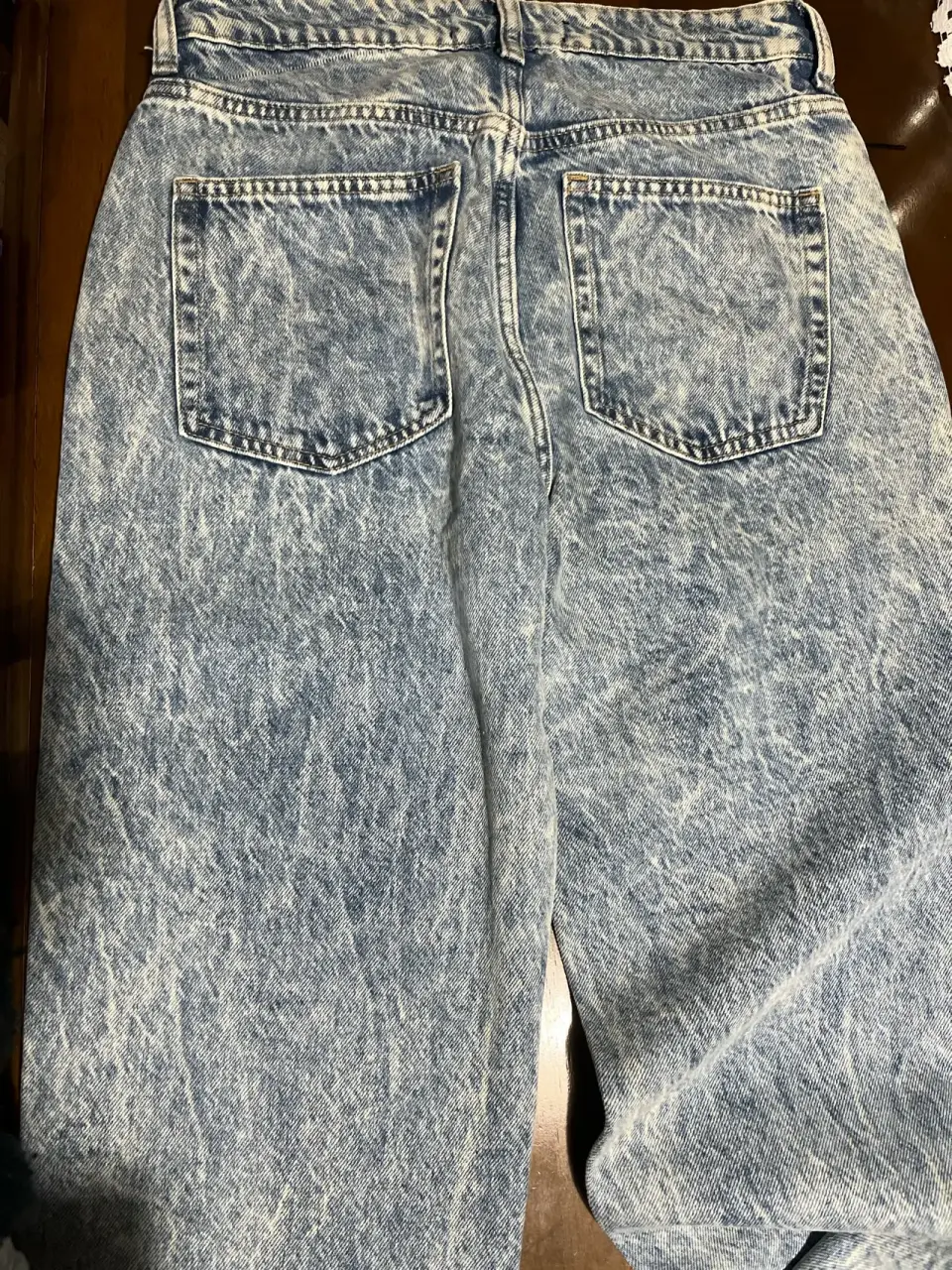 Jeans azul desgastado - miniatura 3