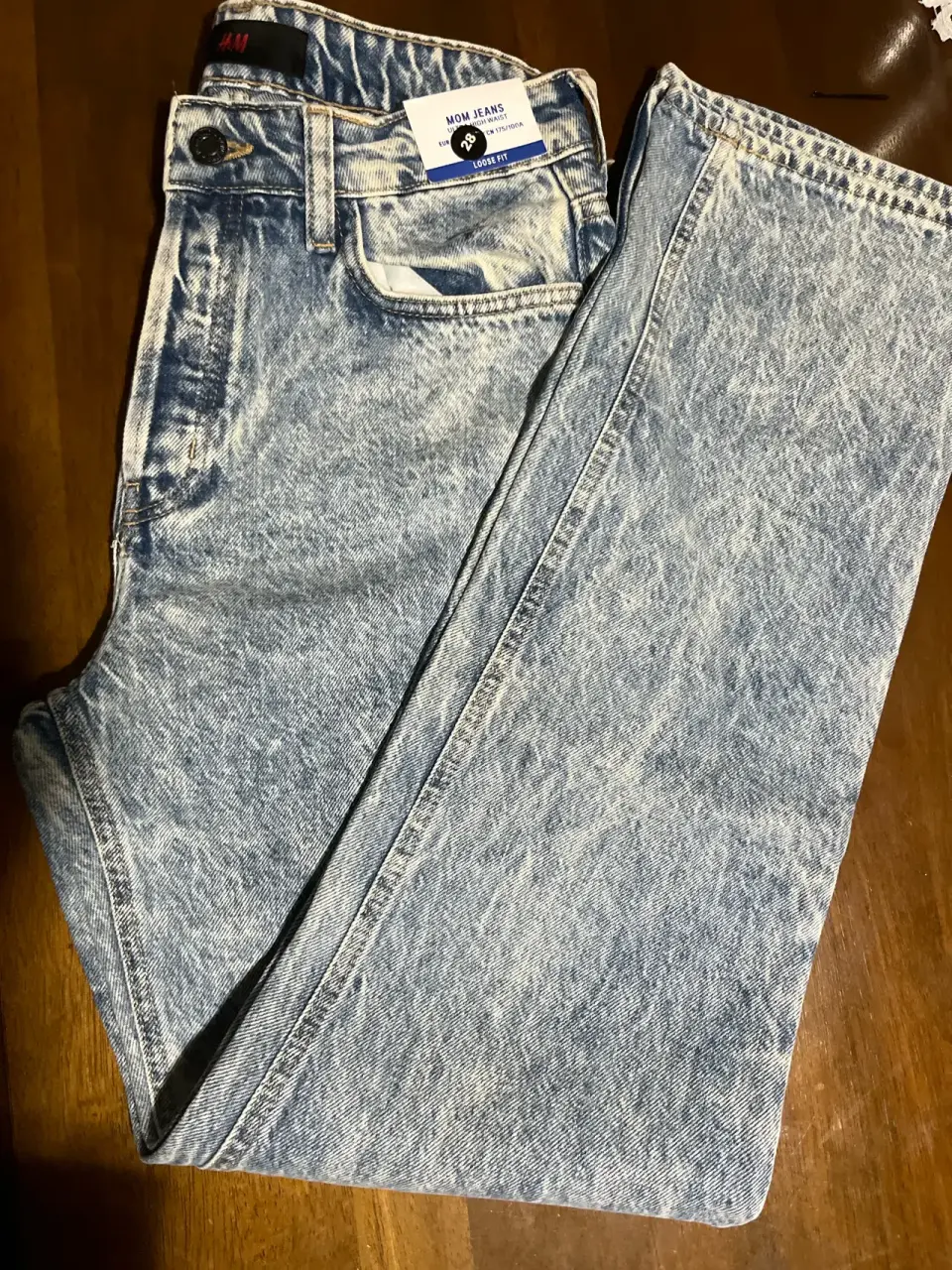 Jeans azul desgastado - miniatura 4