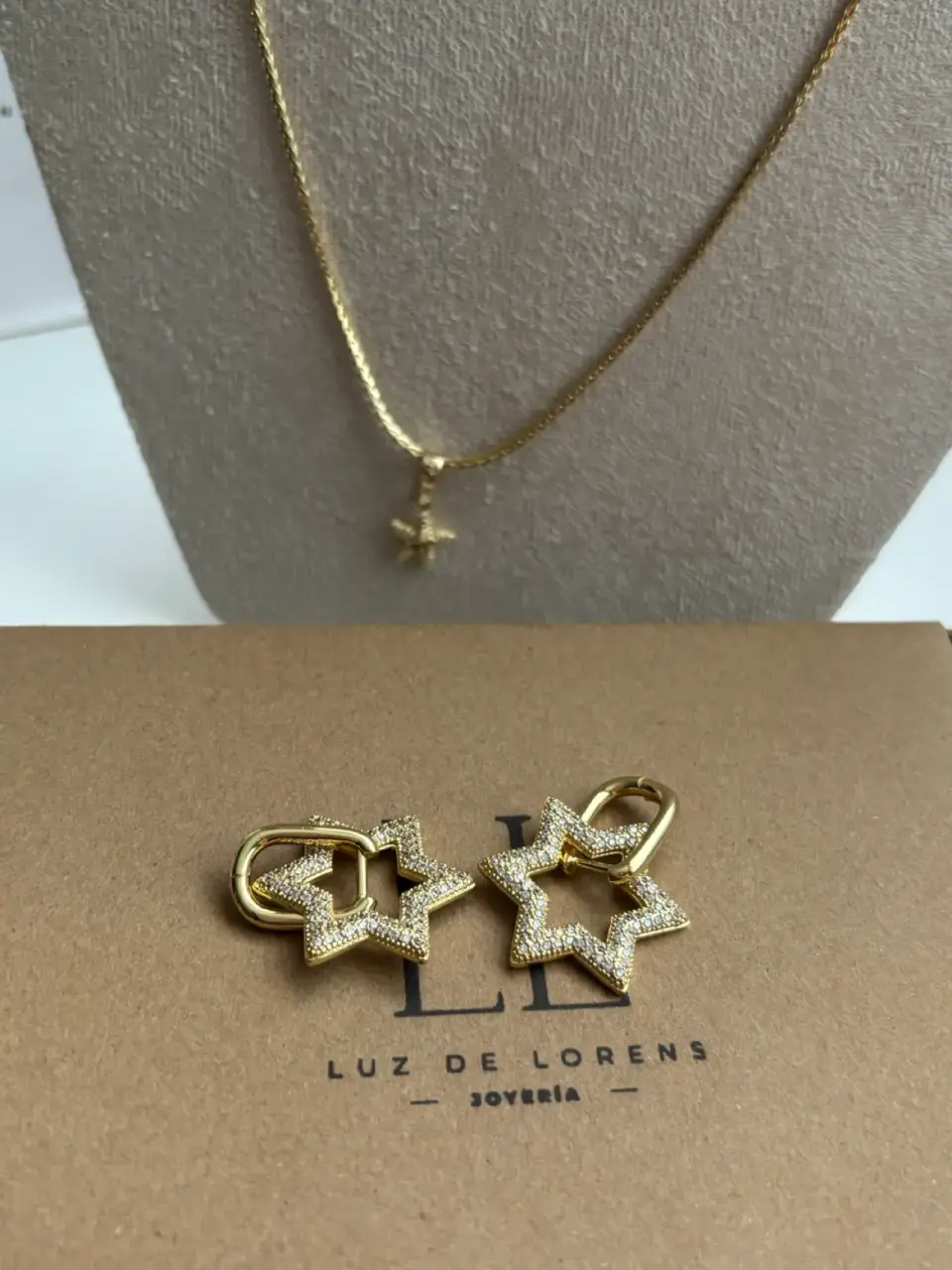Aros de estrella dorados con circones - miniatura 3