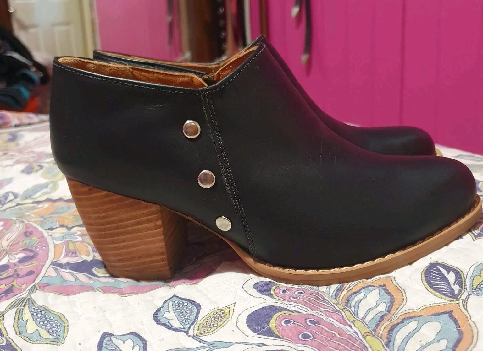 Botines negros de cuero sintético - miniatura 1
