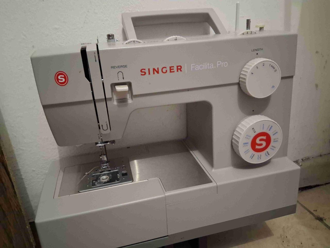 Máquina de coser Singer Facilita Pro - miniatura 1