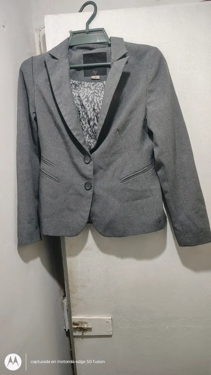 Blazer gris para mujer