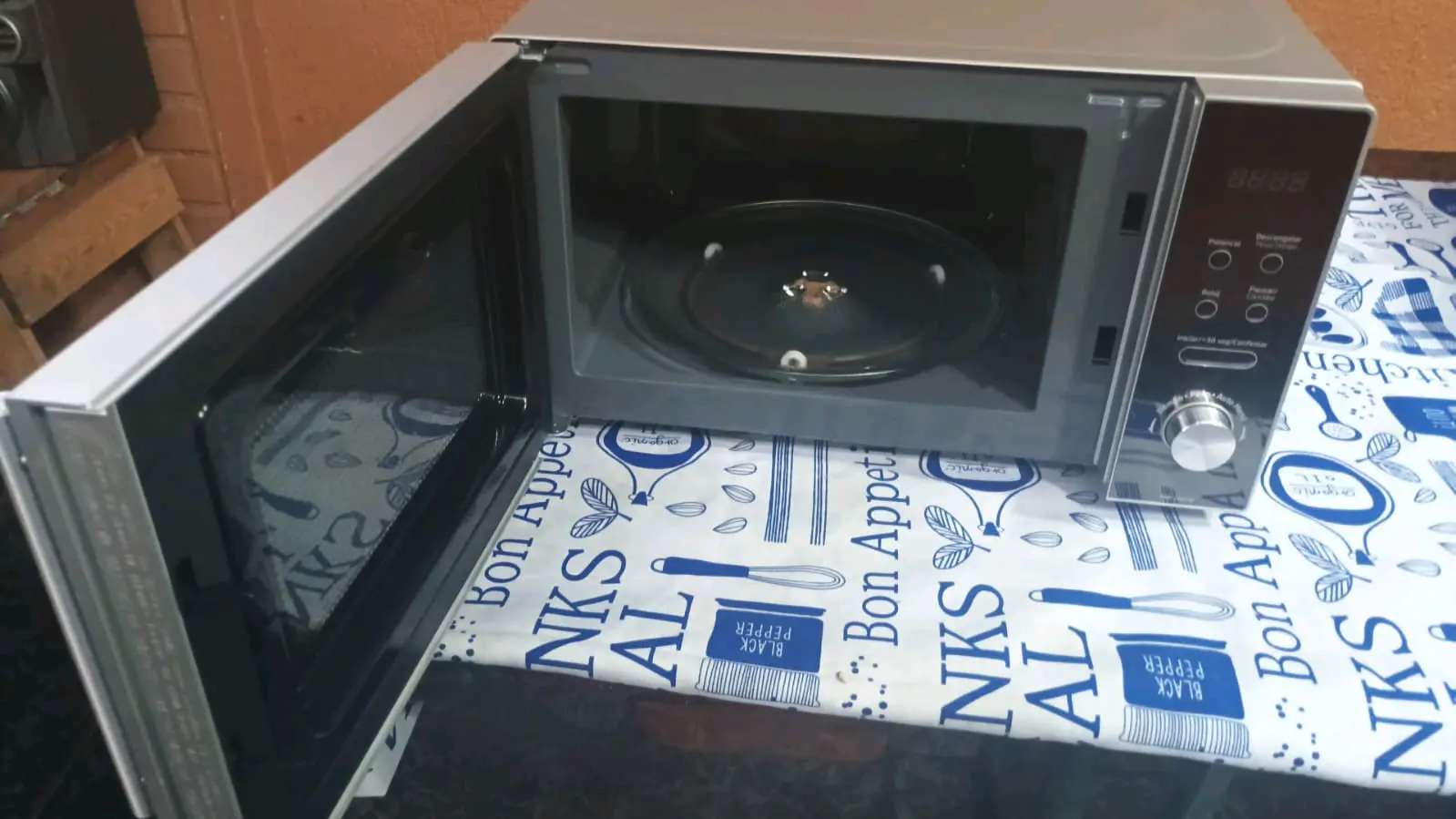Horno microondas Midea 20 litros - miniatura 2
