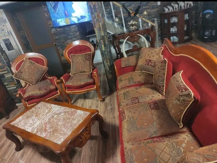 Juego de sala clásico de madera - miniatura 1