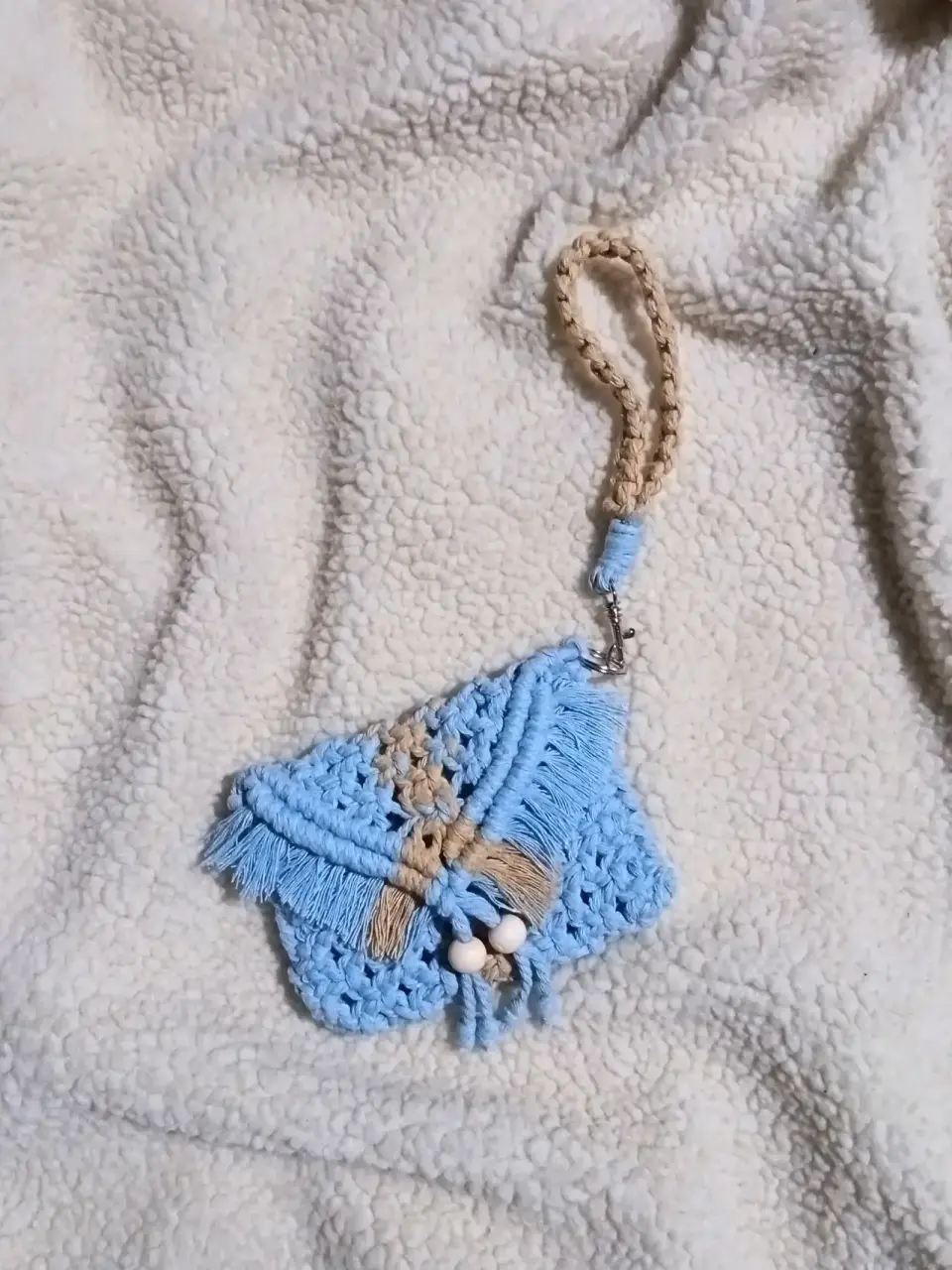 Cartera en  macrame púrpura y celeste - miniatura 3
