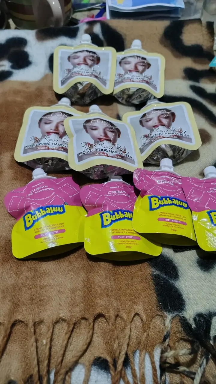 Set de cosméticos variados - miniatura 2