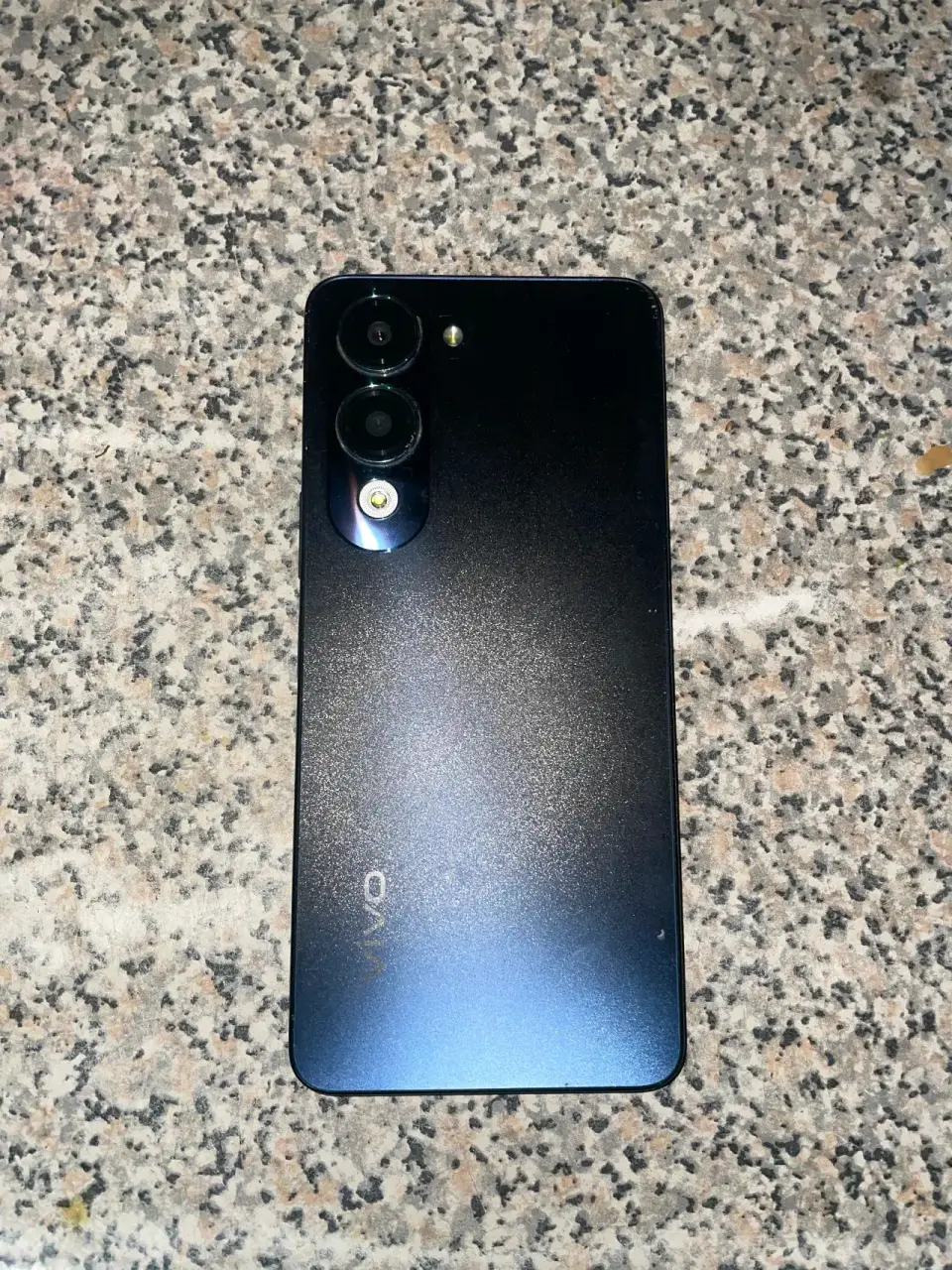 Teléfono Vivo negro dual cámara - miniatura 1
