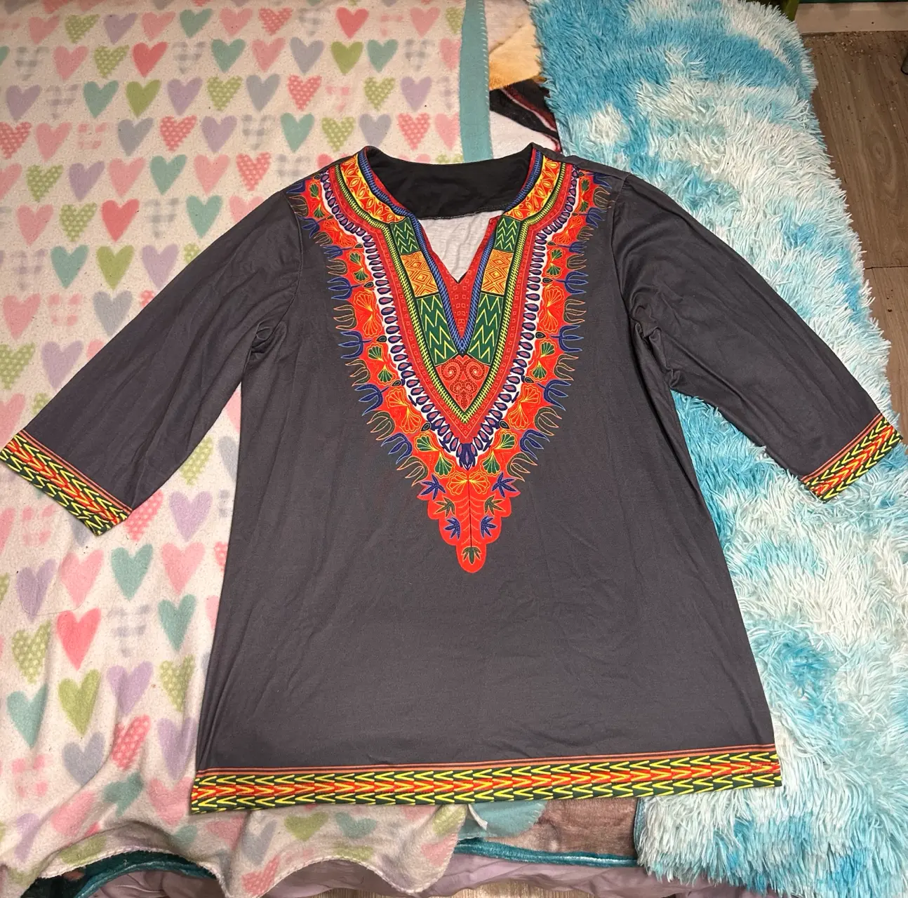 Blusa étnica gris estampada