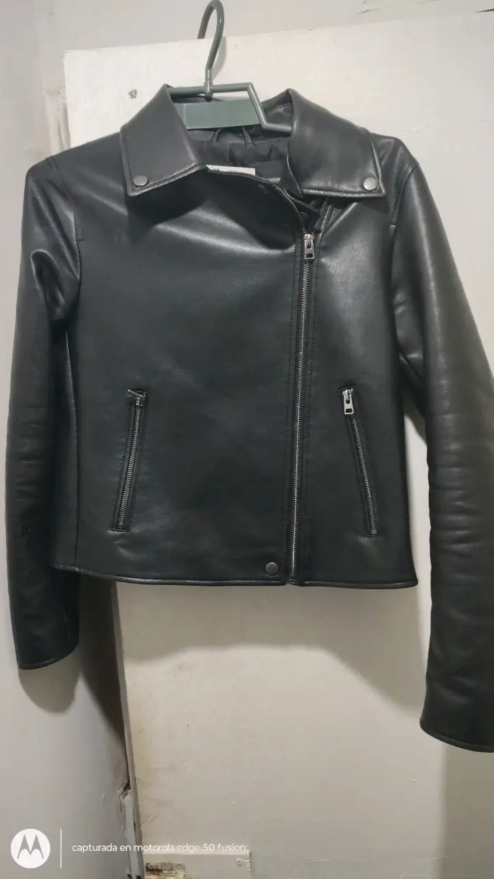 Chaqueta de cuero negra - miniatura 1