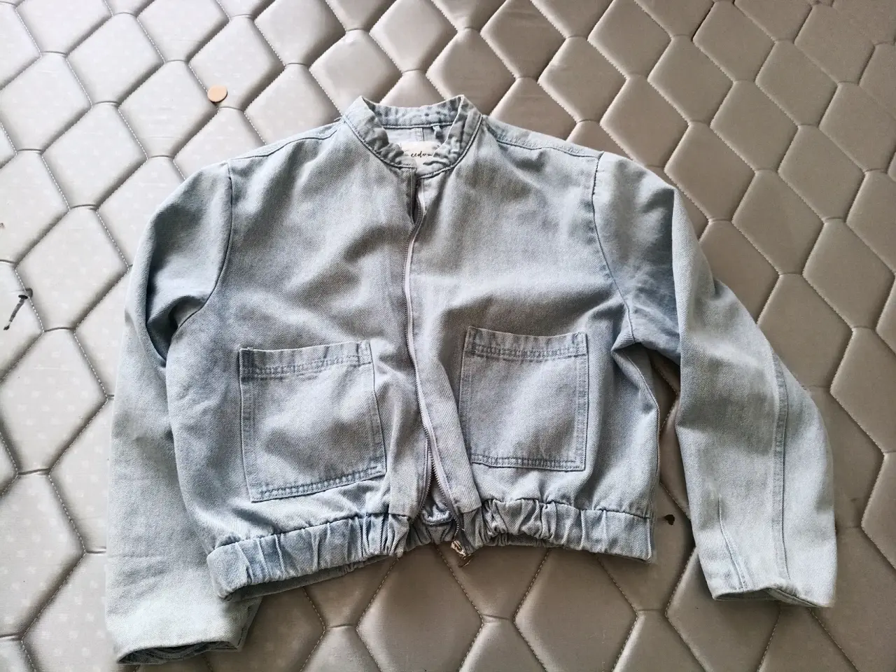 Chaqueta de mezclilla desgastada - miniatura 2