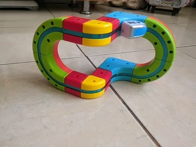 Tren magnético 18 piezas, arma tu pista como quier - miniatura 1
