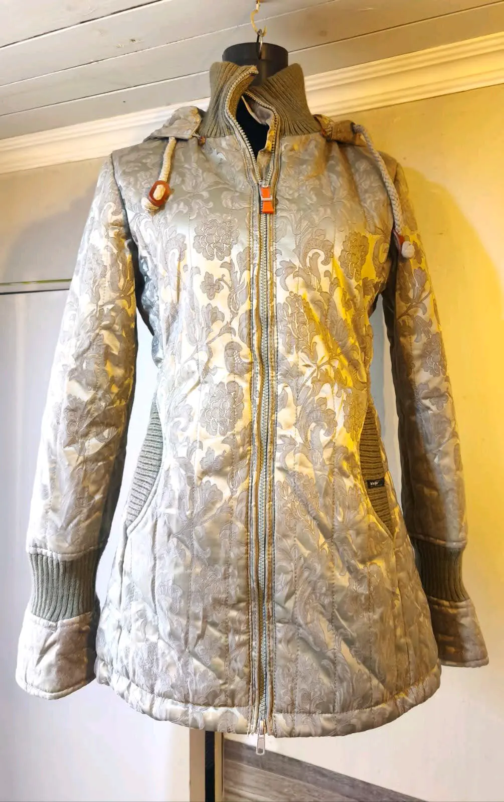 Chaqueta acolchada floral mujer
