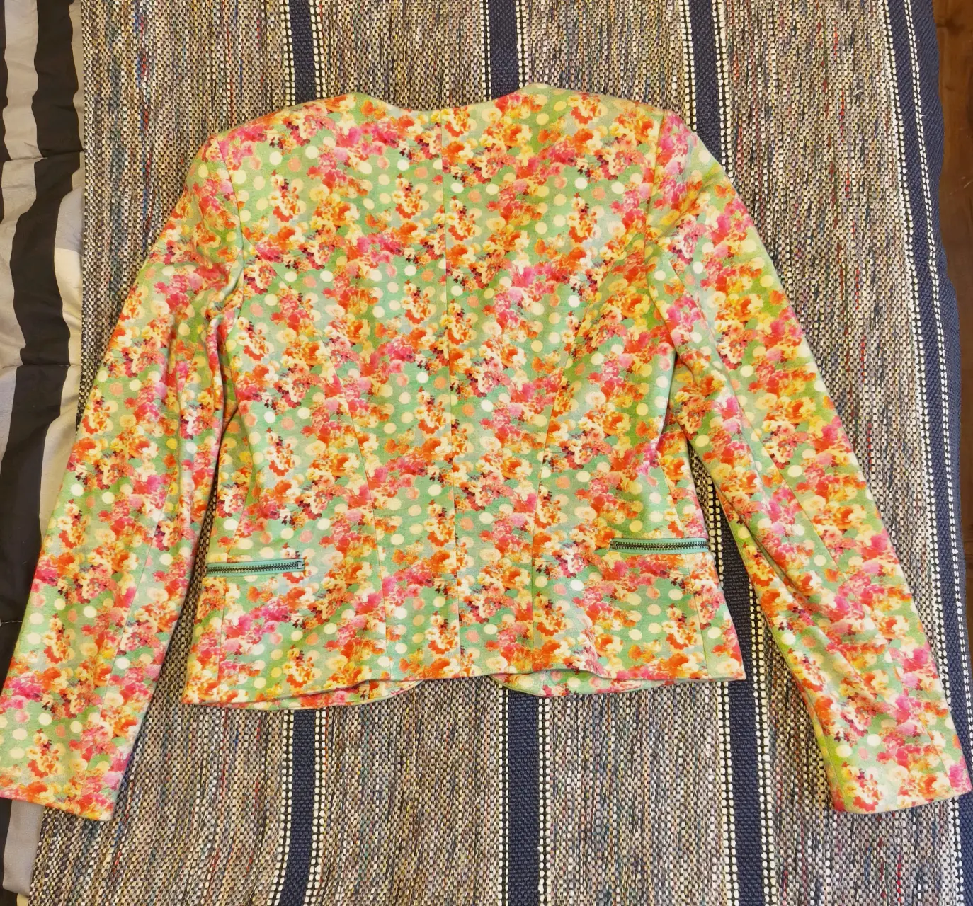 Blazer floreado talla 40 - miniatura 2