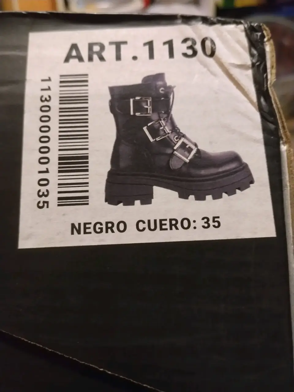 Botines negros de cuero con hebillas - miniatura 1