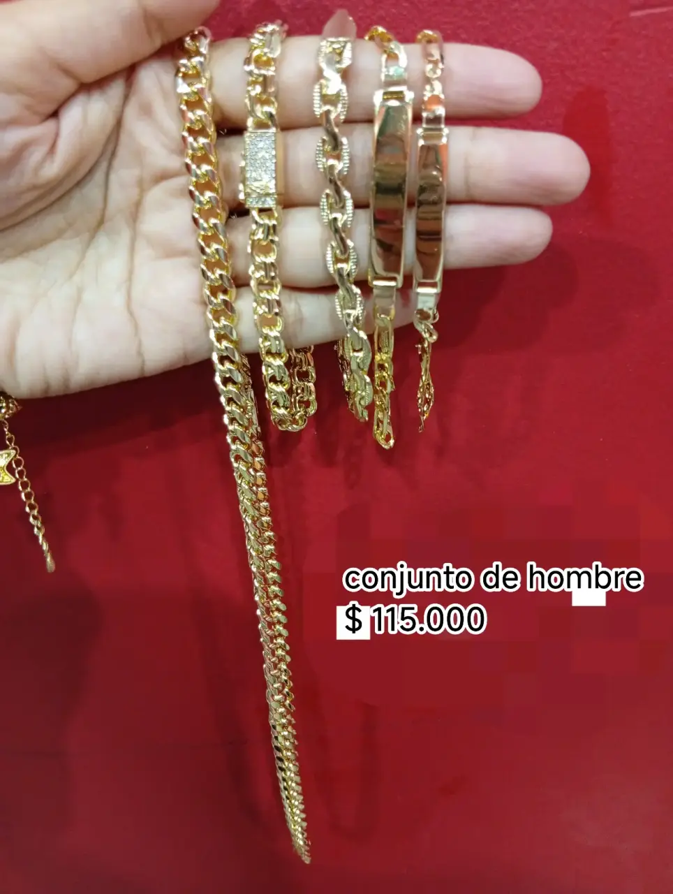 Conjunto de joyas doradas - miniatura 2