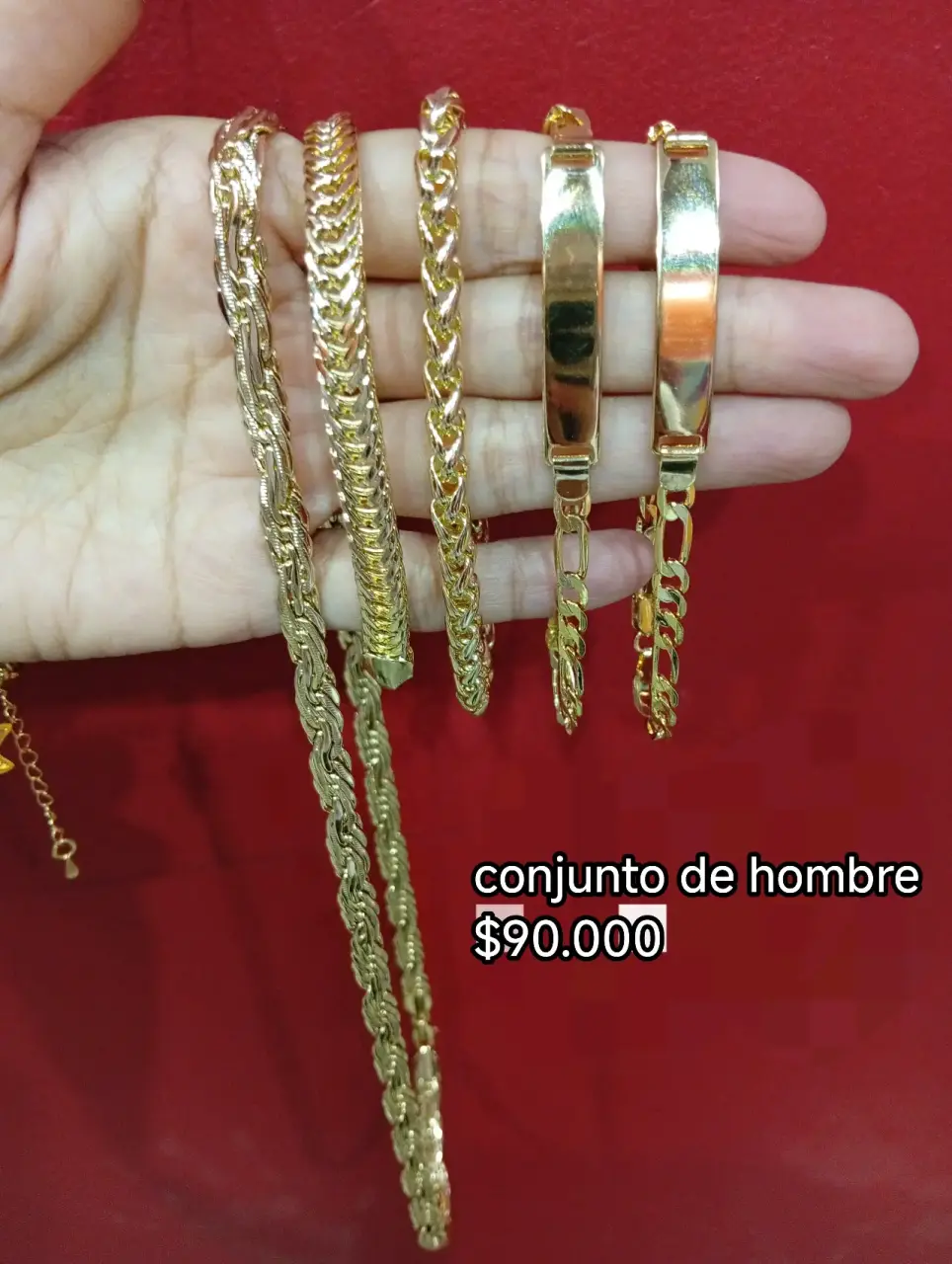 Conjunto de joyas doradas - miniatura 3