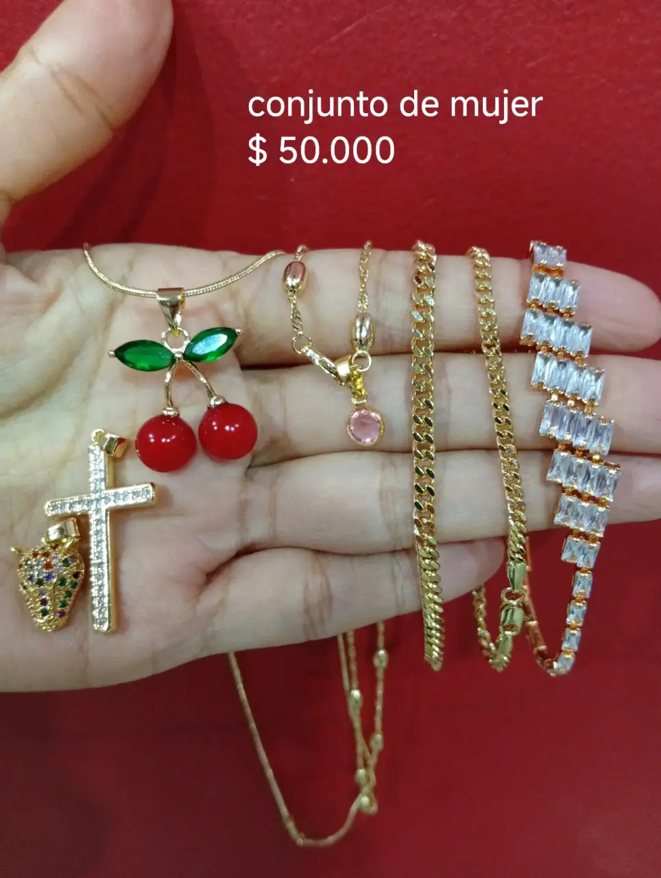 Conjunto de joyería dorada - miniatura 1