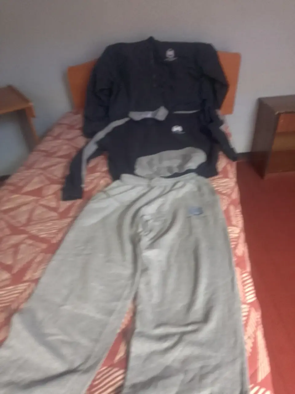 Conjunto deportivo colegio azul y gris - miniatura 4