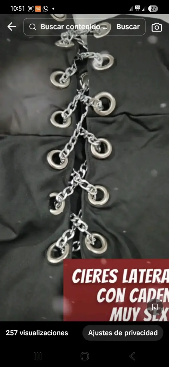 Pantalones negros con detalles metálicos - miniatura 3