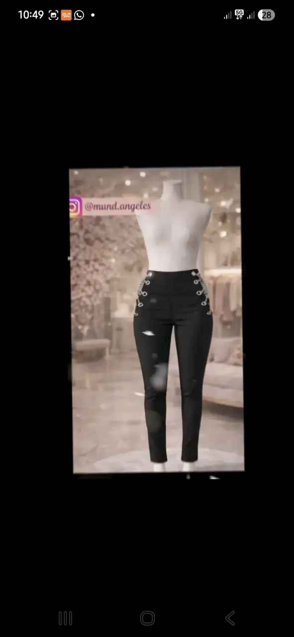 Pantalones negros con detalles metálicos - miniatura 4