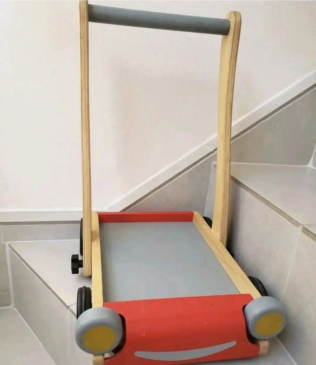 Carro de madera para niños