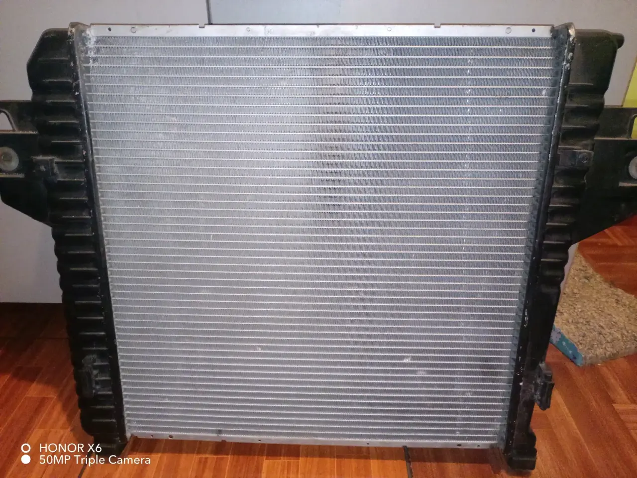 Radiador para auto usado - miniatura 2
