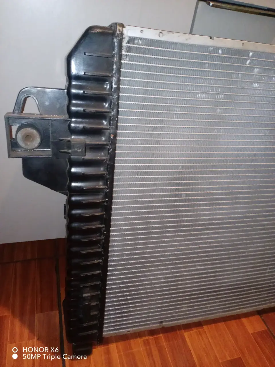 Radiador para auto usado - miniatura 3