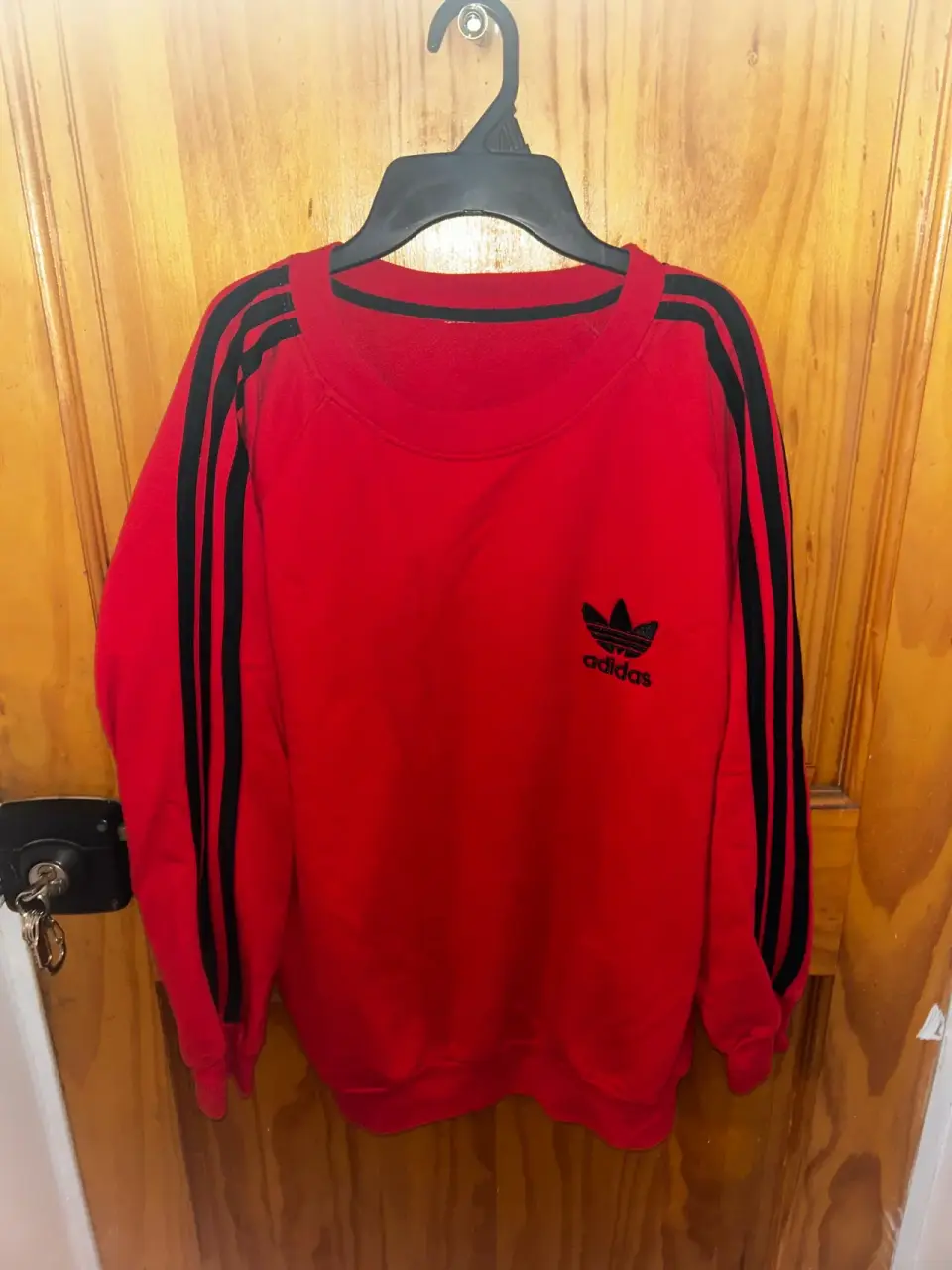 Polerón rojo con logo Adidas