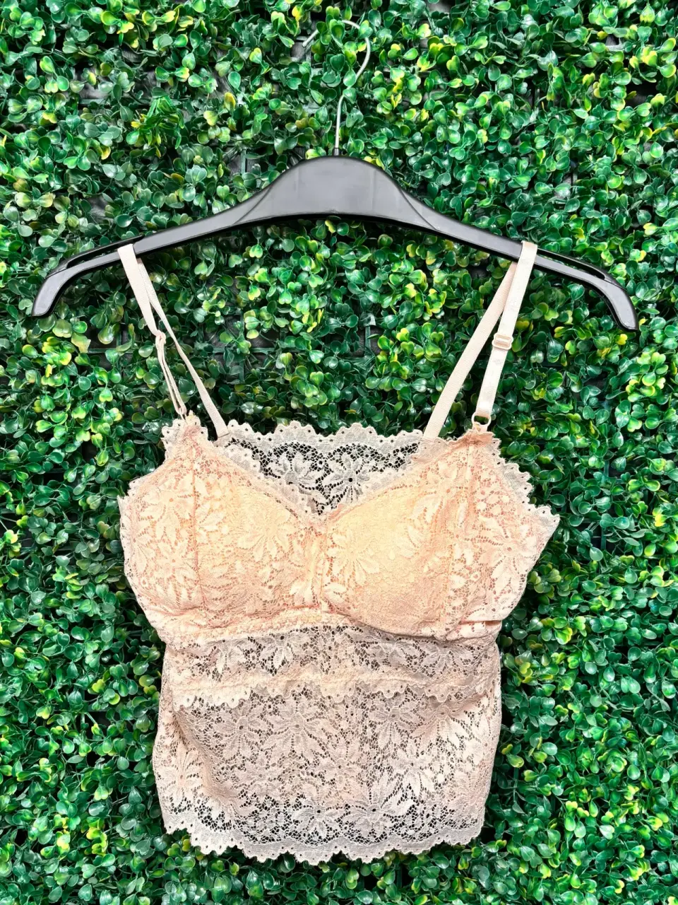 Top de encaje nude