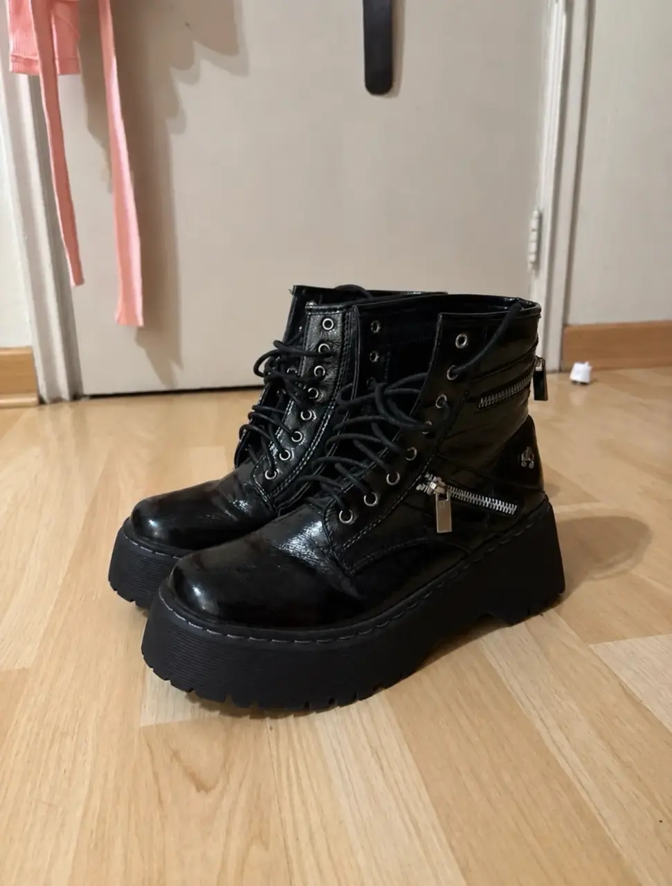 Botines negros con plataforma - miniatura 1