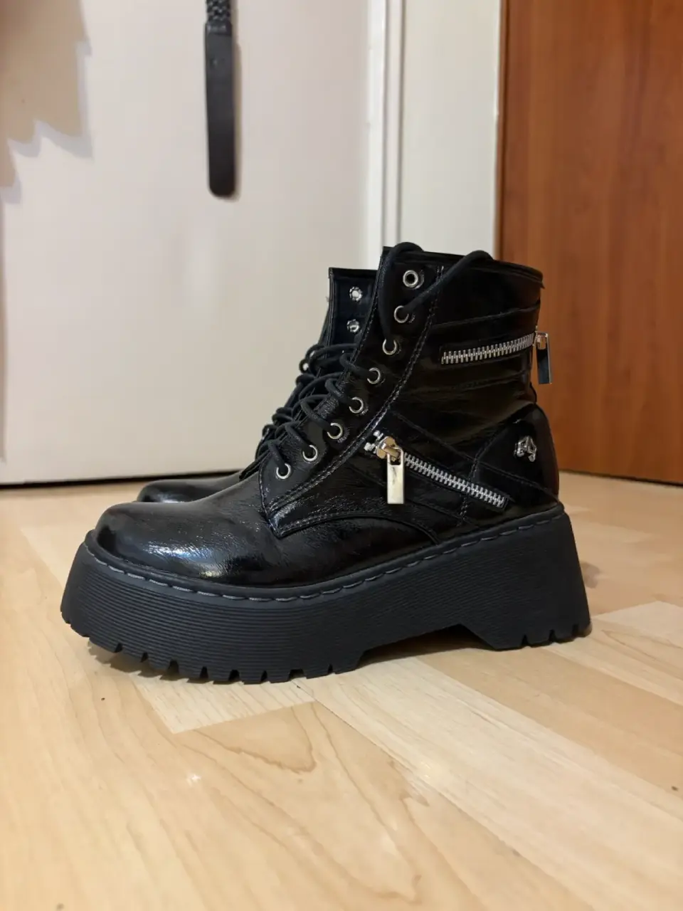 Botines negros con plataforma - miniatura 2