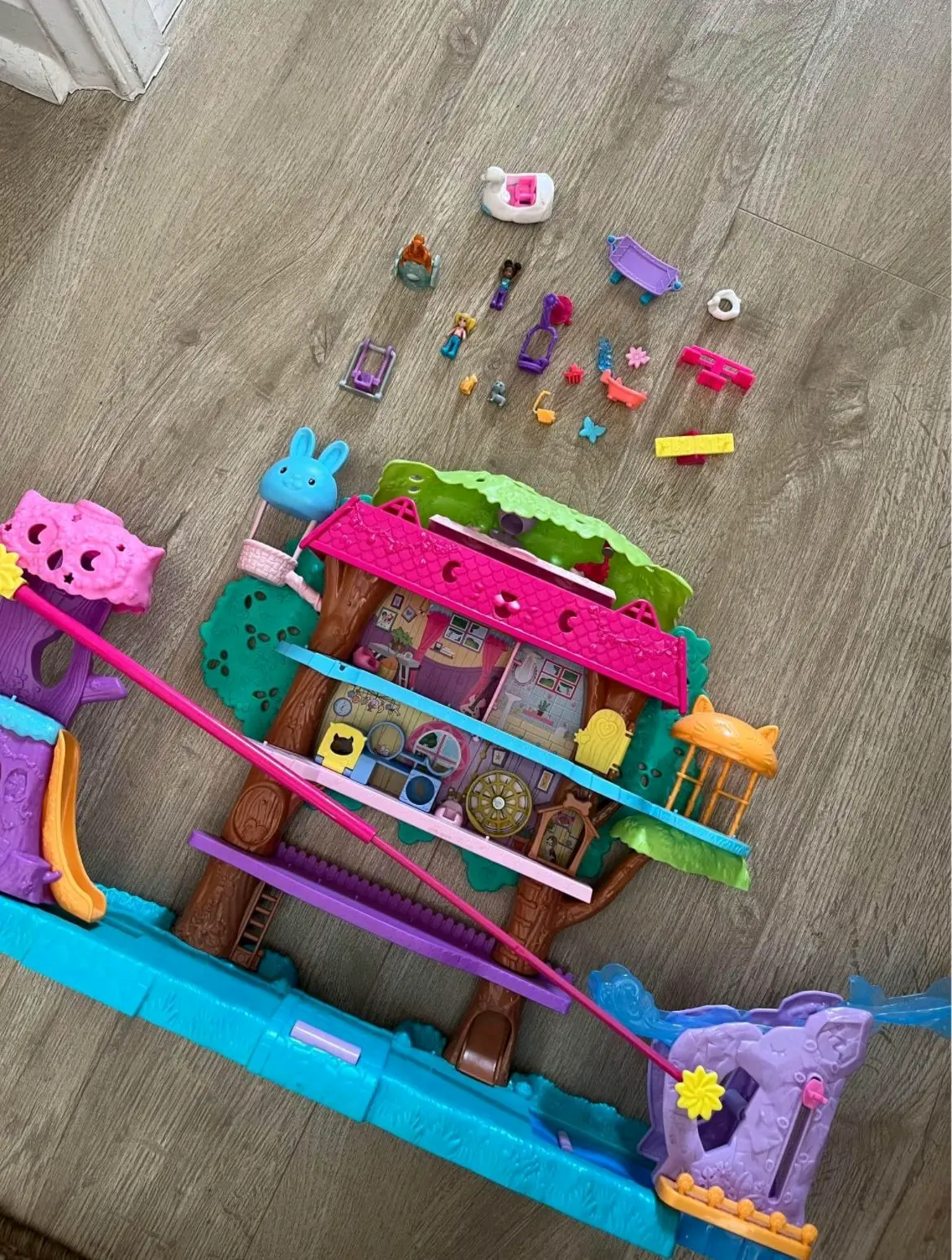Casa de juegos del Árbol Polly Pocket + accesorios - miniatura 1