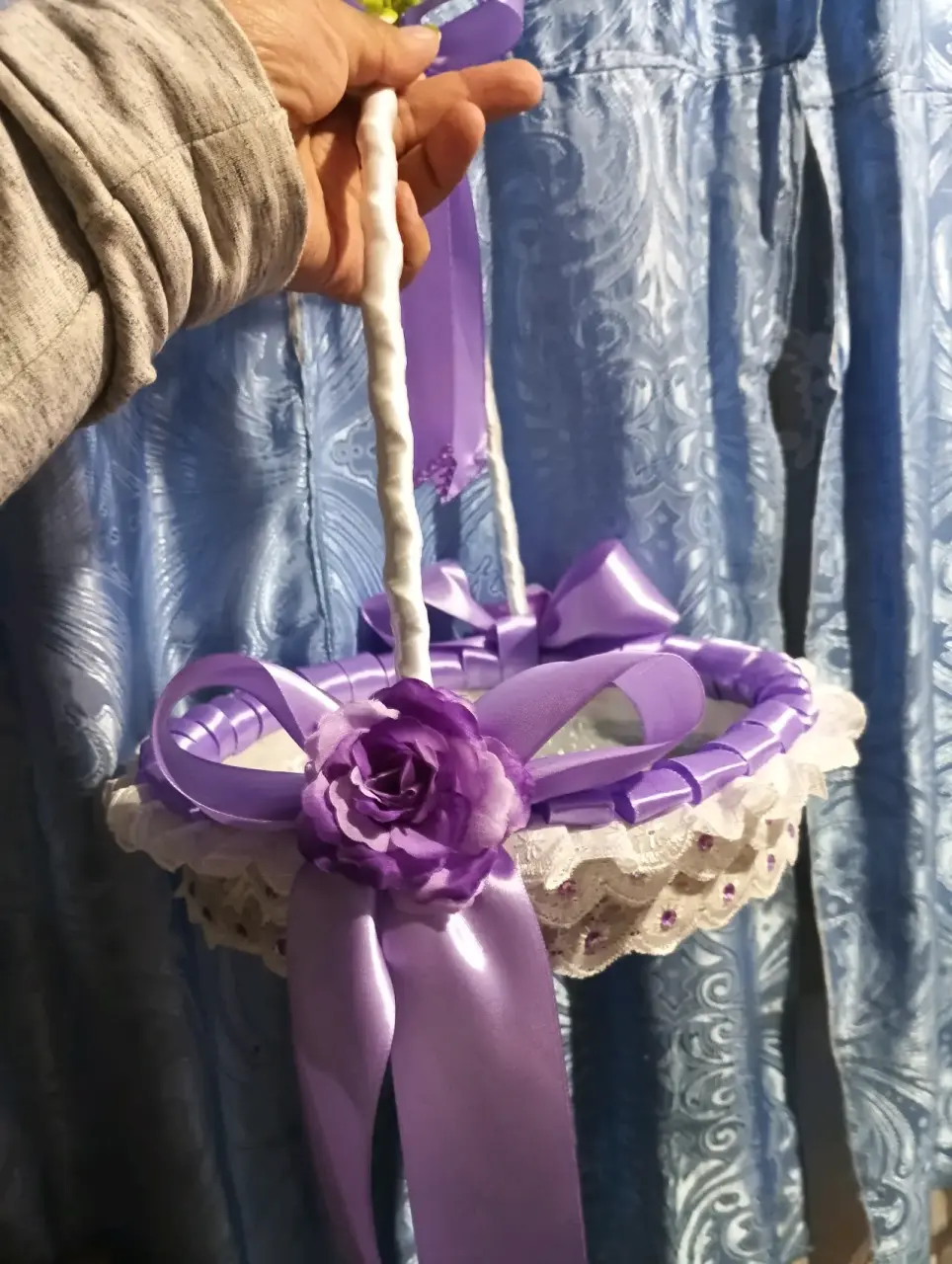 Canasta decorativa con cintas para encintados. - miniatura 4