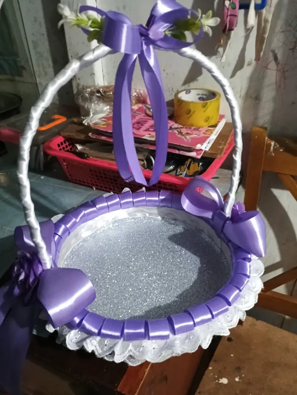 Canasta decorativa con cintas para encintados. - miniatura 5