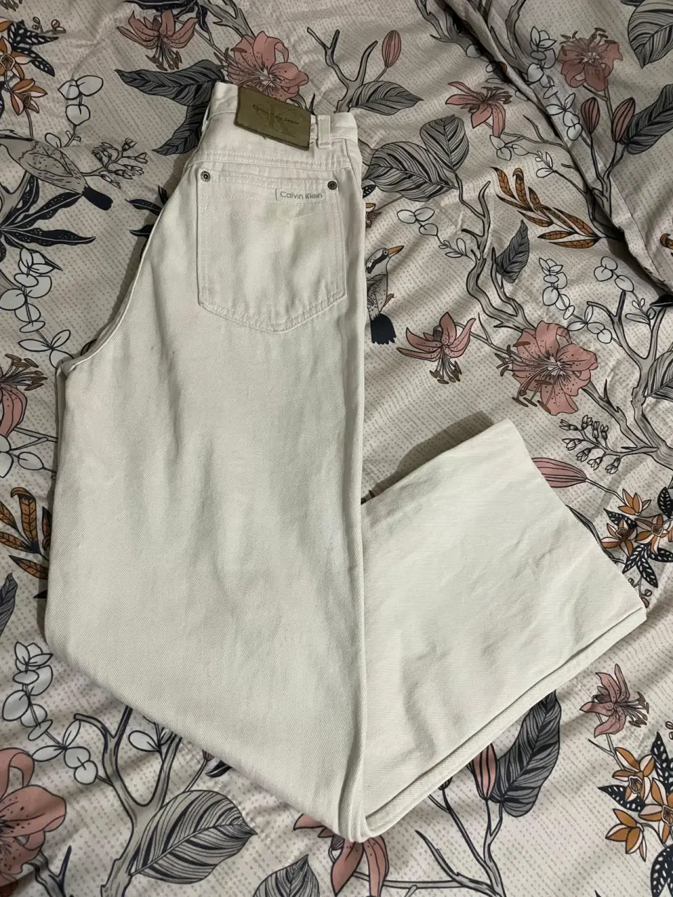 Pantalones blancos de mezclilla - miniatura 3