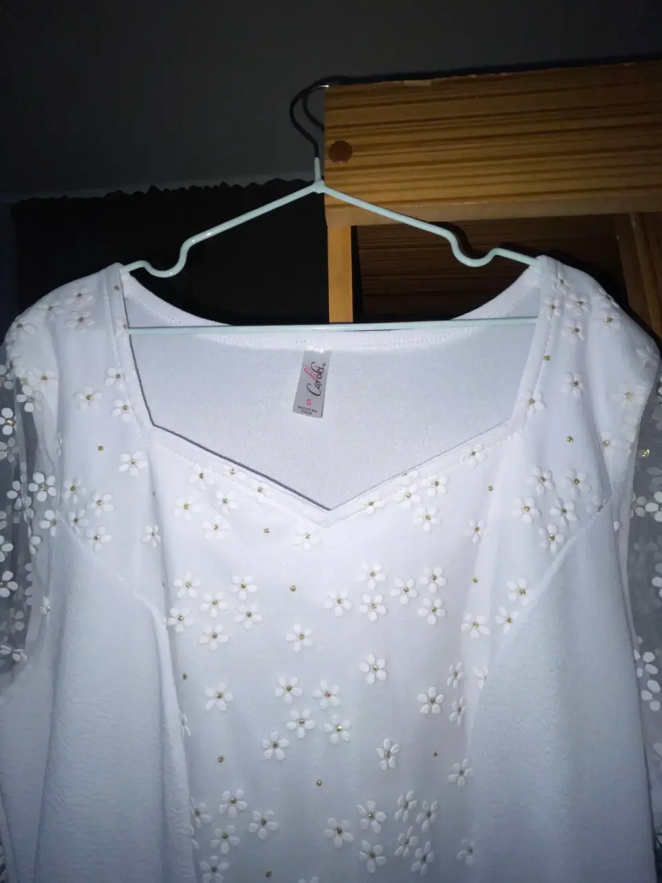 Blusa blanca flores bordadas - miniatura 1