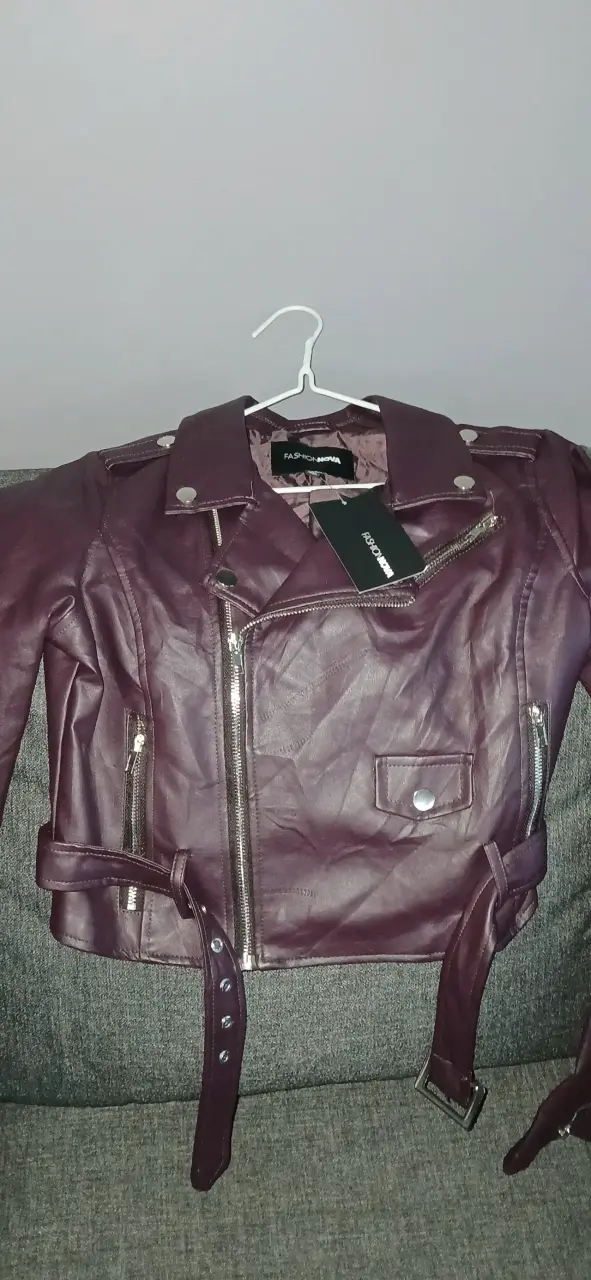 Chaqueta negra de cuero - miniatura 2