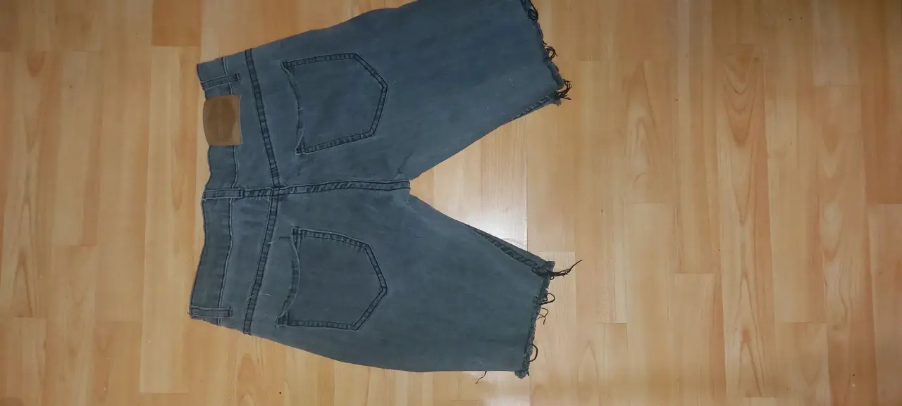Shorts jeans rasgados  de hombre - miniatura 2