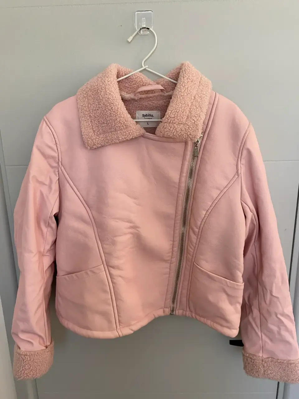 Chaqueta rosada con forro polar