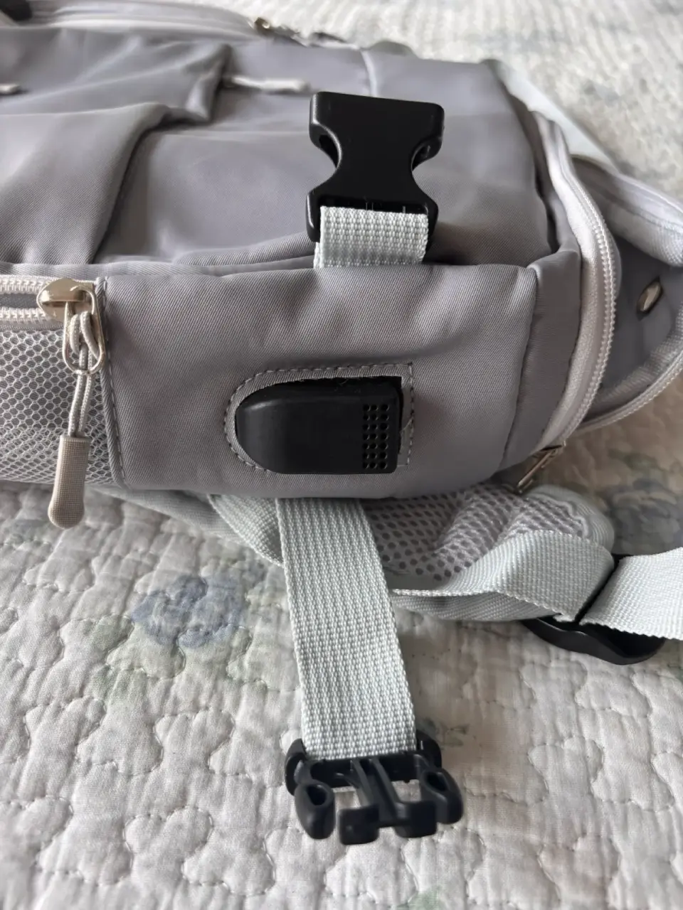 Mochila gris multiuso - miniatura 2
