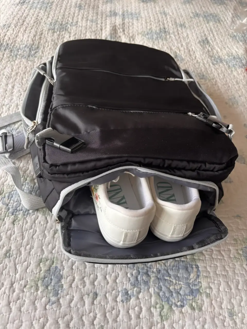 Mochila deportiva negra